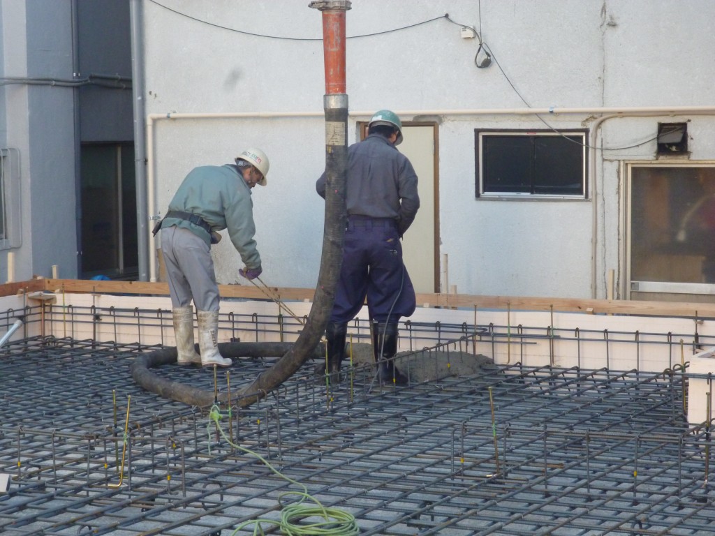 目黒区Ｕ邸共同住宅　耐圧盤コンクリート流し込み