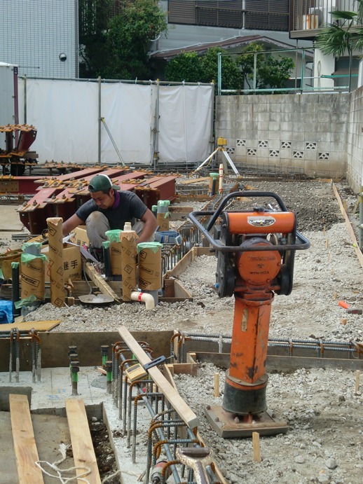 目黒区洗足マンション 砕石敷き 鉄筋コンクリート造 ガス配管