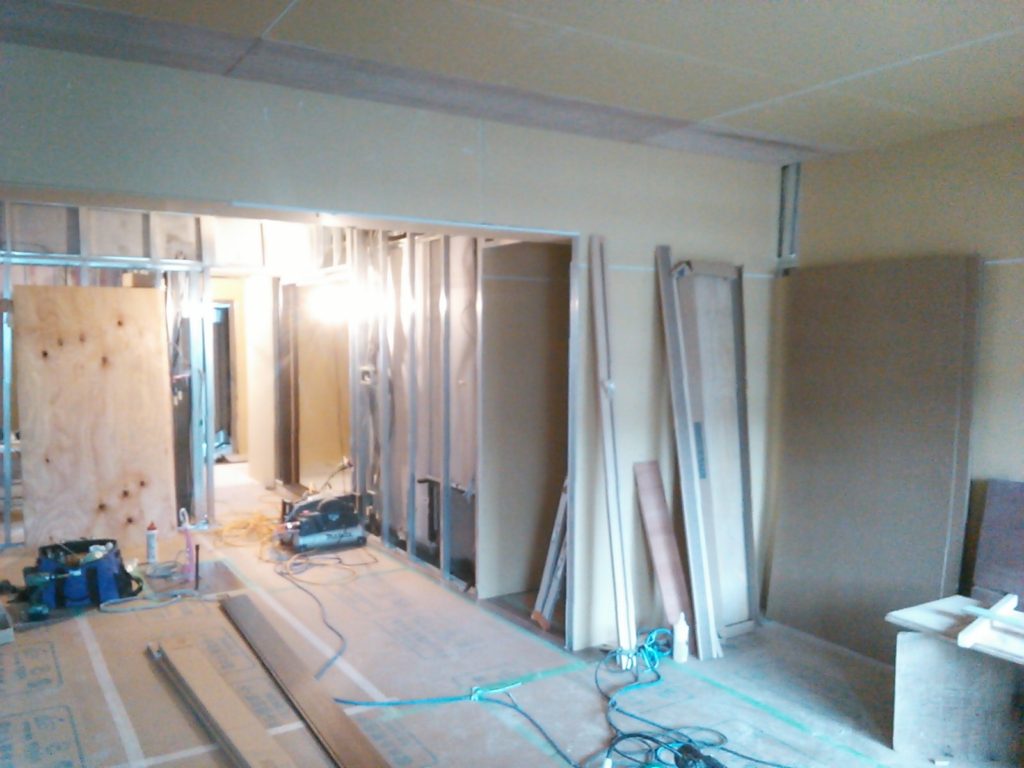 - コトブキホームビルダー|目黒区・品川区の狭小地での注文住宅を手掛ける工務店 石膏ボード施工