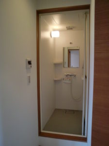 - コトブキホームビルダー|目黒区・品川区の狭小地での注文住宅を手掛ける工務店 3階シャワー室 1階浴室のほかに3階にシャワー室を設置