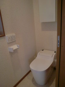 - コトブキホームビルダー|目黒区・品川区の狭小地での注文住宅を手掛ける工務店 2階トイレ