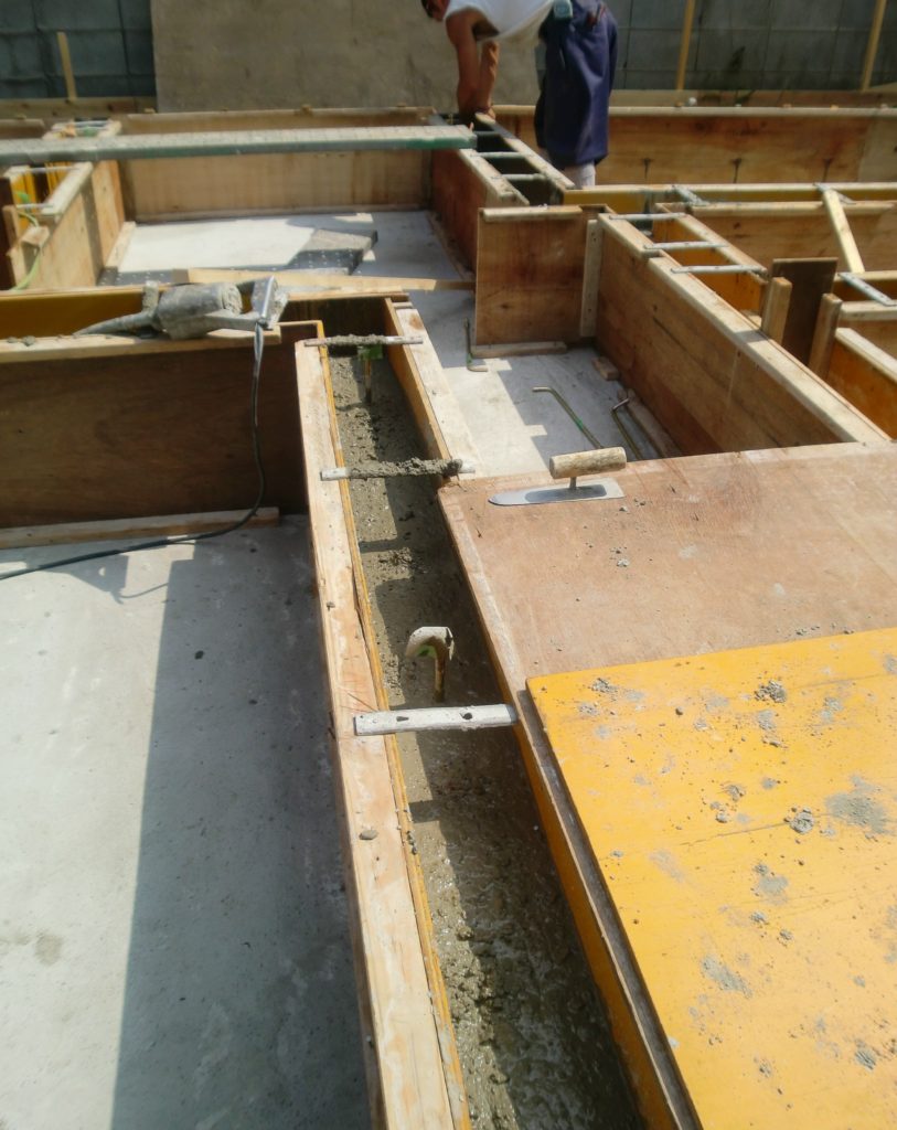 ベタ基礎立ち上がり　コンクリート