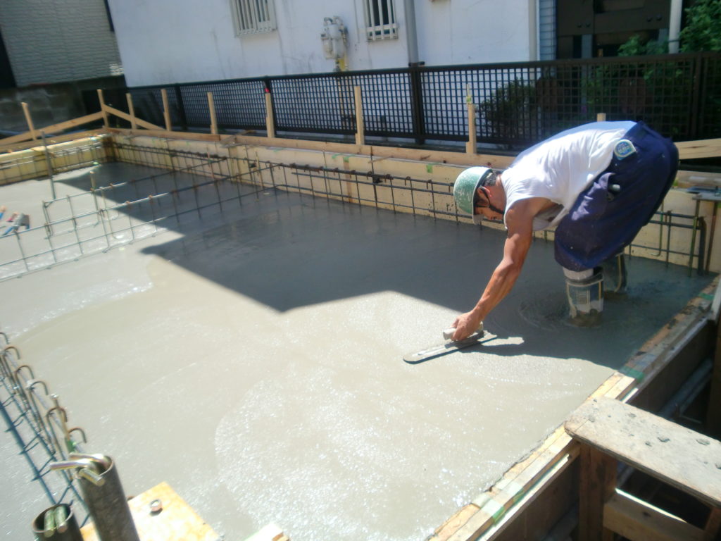 耐圧盤コンクリート打設　ベタ基礎