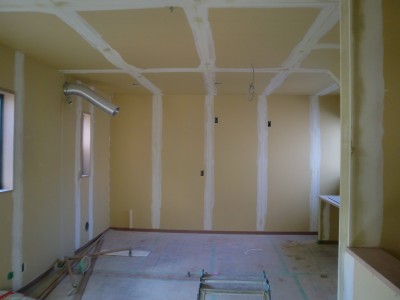 田谷区Ｍ邸　クロス下地パテかけ