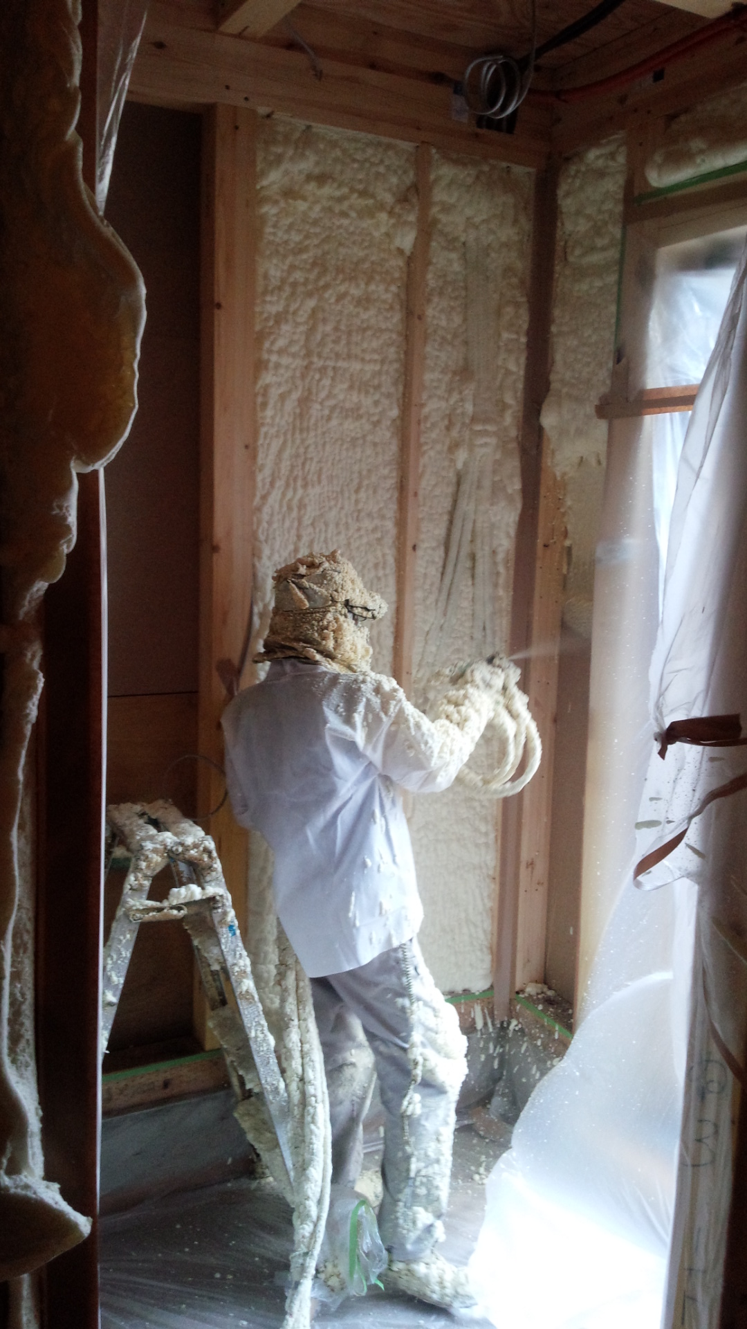 ウレタン断熱材吹付