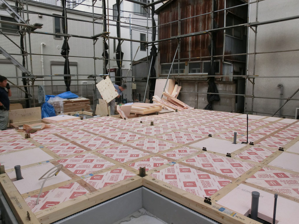 コトブキホームビルダー　品川区S邸賃貸併用住宅　足場