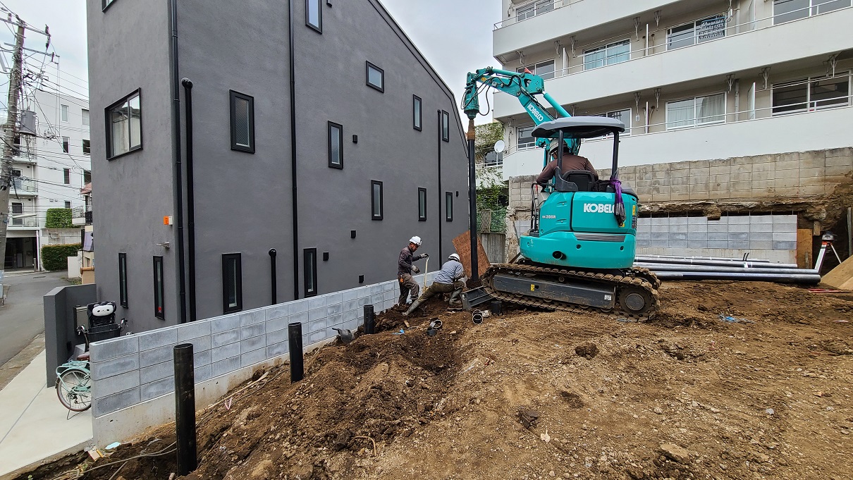 コトブキホームビルダー　鋼管杭工事