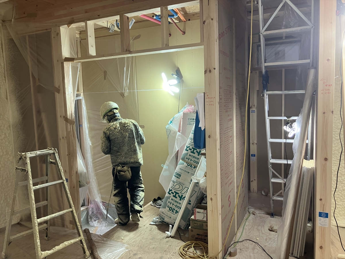 コトブキホームビルダー目黒区I 邸断熱吹付け工事