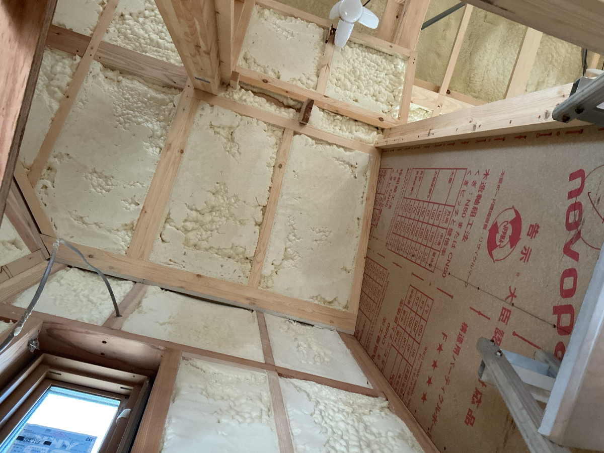 コトブキホームビルダー目黒区A邸　断熱吹付け